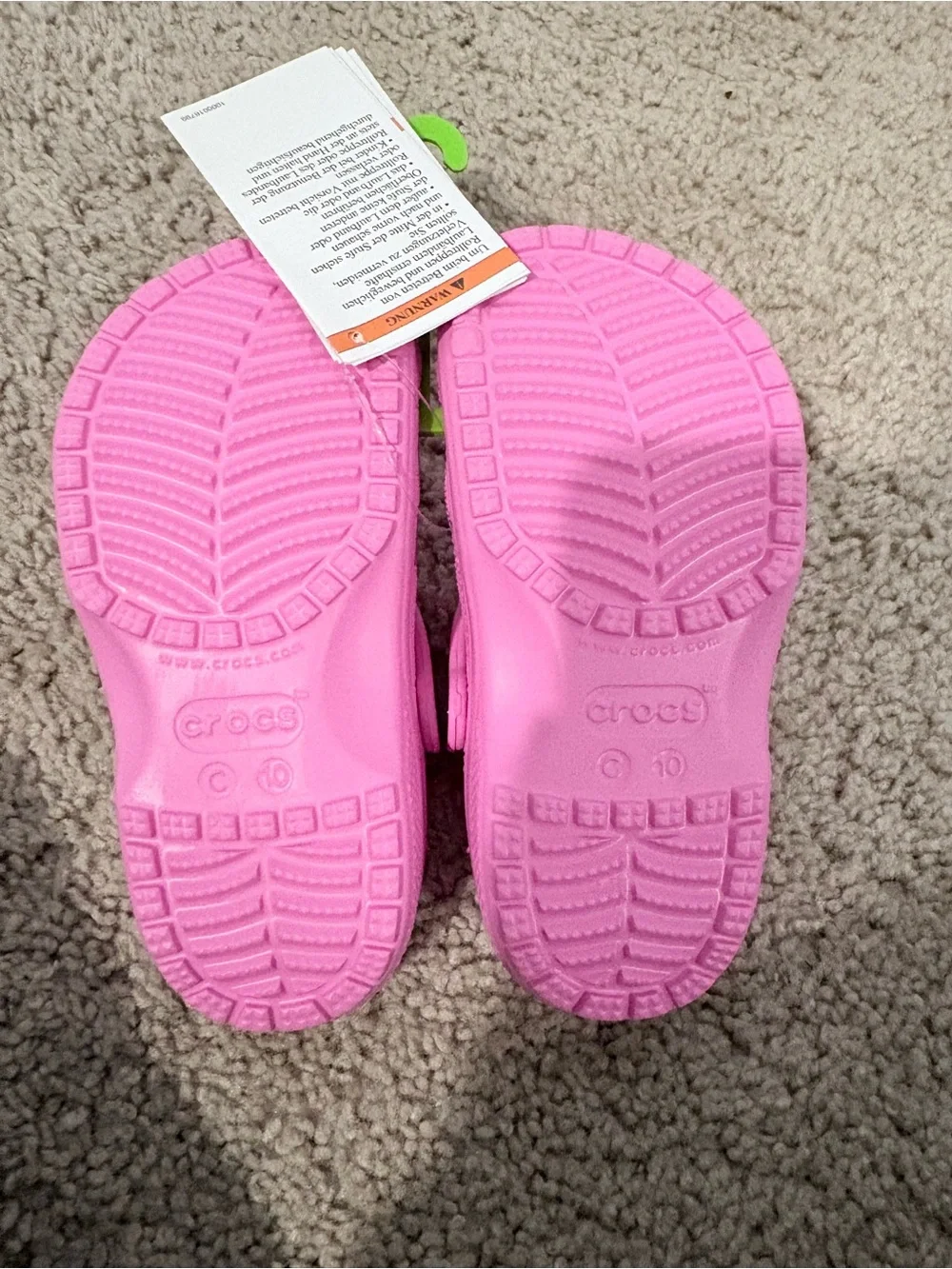 CROCS Kids Classic Clog in Bright Pink